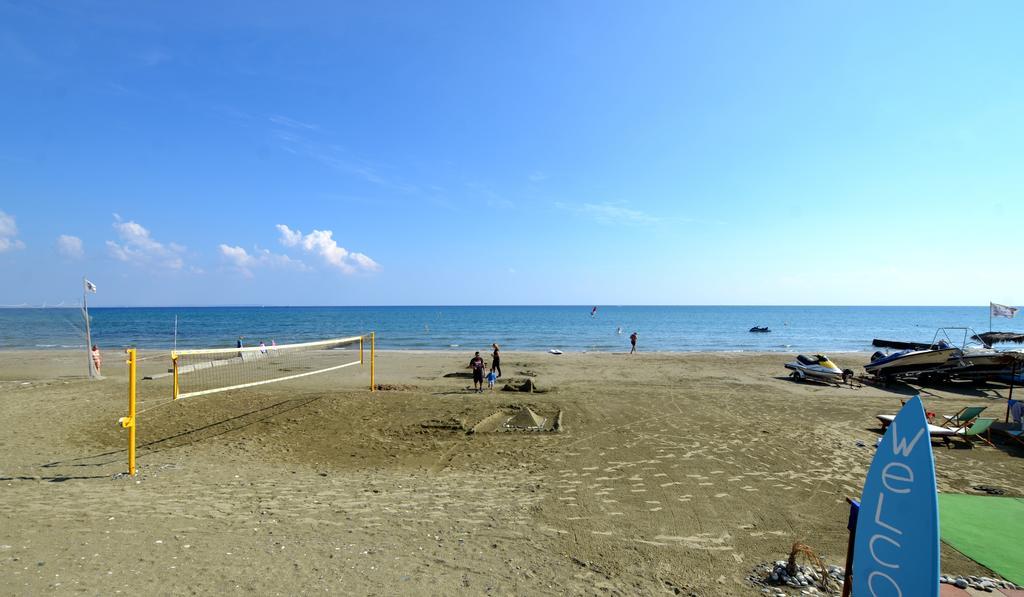 Mackenzie Blu Beach Studio Larnaca Exteriör bild
