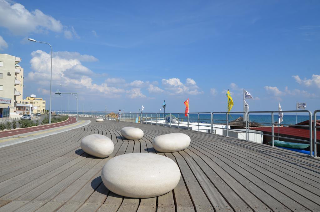 Mackenzie Blu Beach Studio Larnaca Exteriör bild